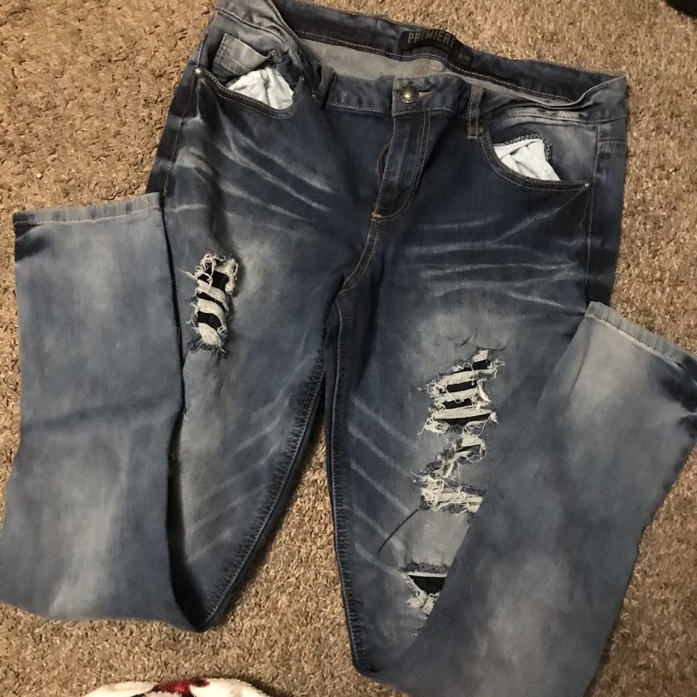 Rue 21- Womens Ripped Jeans
